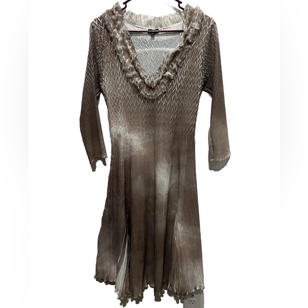 Komarov Crinkle Dress 3/4 Sleeves Brown Champagne Size Medium